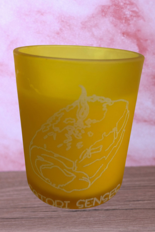 vela aromática con olor a delicioso croissant de chocolate