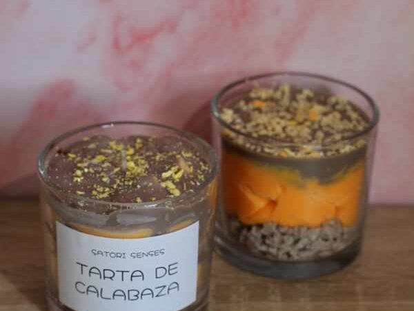 vela de soja aromática con forma de tarta de calabaza