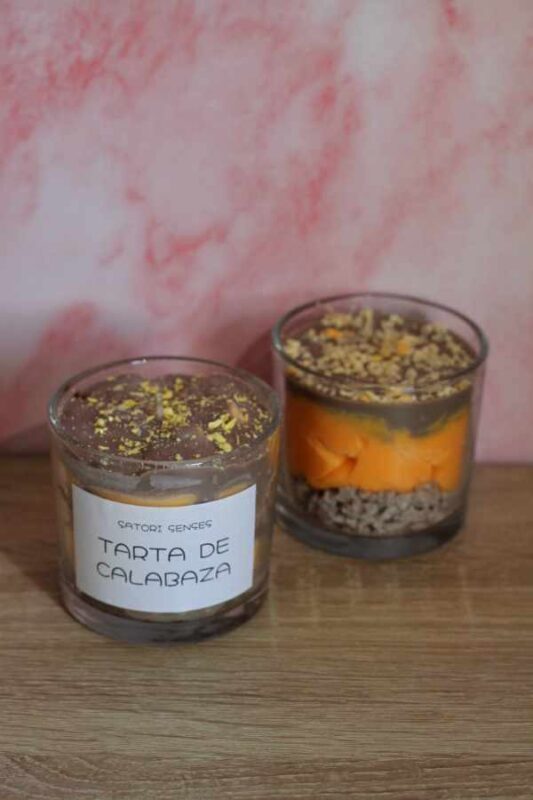 vela de soja aromática con forma de tarta de calabaza