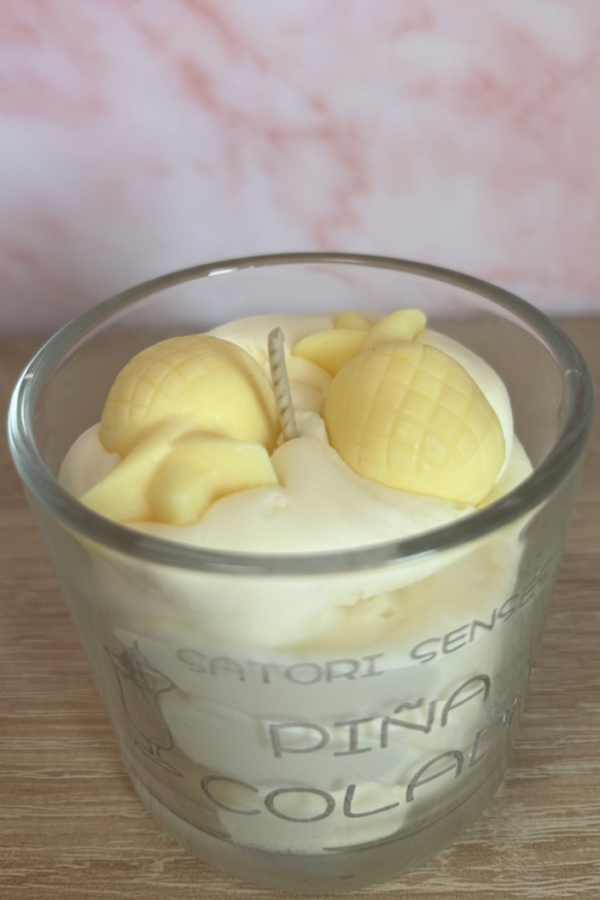 vela de cera de soja aromática con olor a piña colada