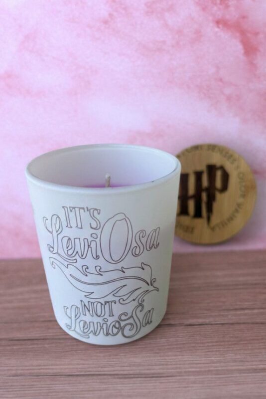 vela de la colección harry potter con olor a frutos del bosque