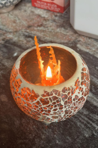 que significa que una vela se queme asi