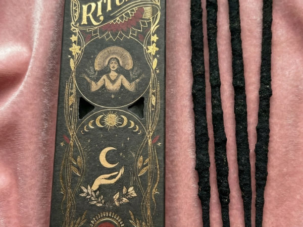 incienso con especias y flores orientales love youself